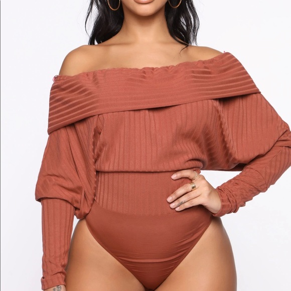 Off the shoulder top - Picture 2 of 4